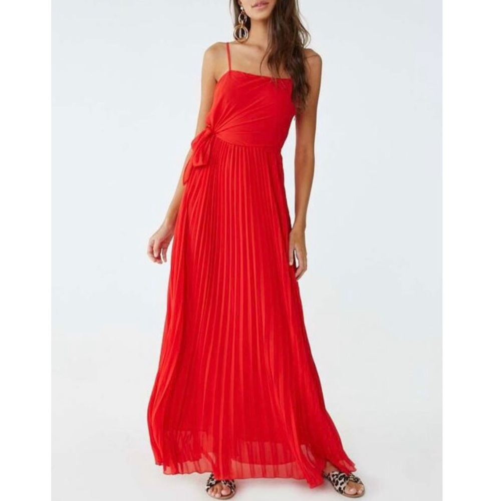 ✨ NWT Pleated Red Maxi Dress with Spaghetti Straps XS
